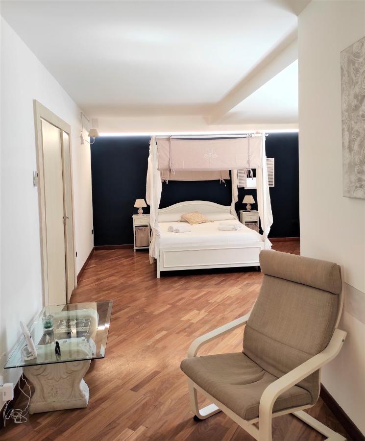 La Casa Di Ilde Al Duomo - Ortigia Holidays Szirakúza Kültér fotó