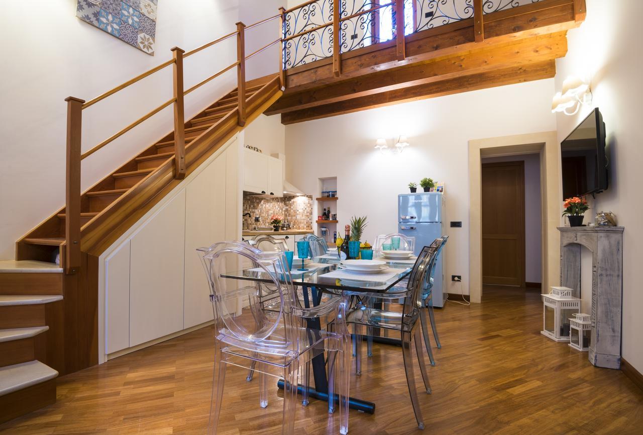 La Casa Di Ilde Al Duomo - Ortigia Holidays Szirakúza Kültér fotó
