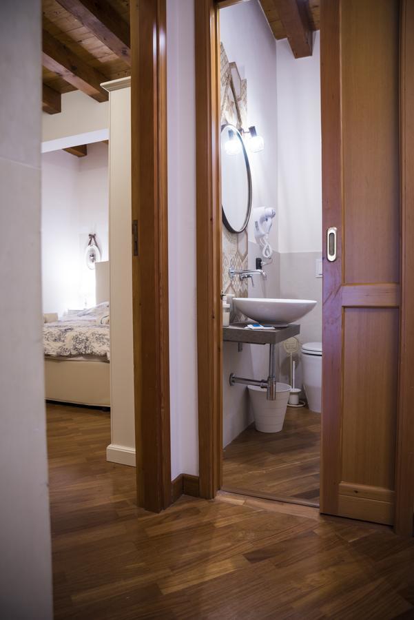 La Casa Di Ilde Al Duomo - Ortigia Holidays Szirakúza Kültér fotó