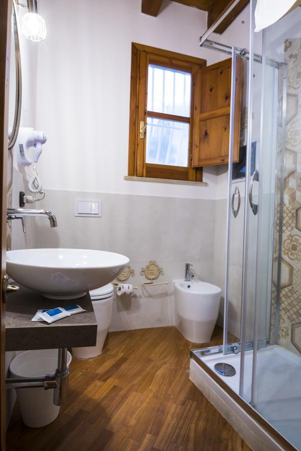 La Casa Di Ilde Al Duomo - Ortigia Holidays Szirakúza Kültér fotó