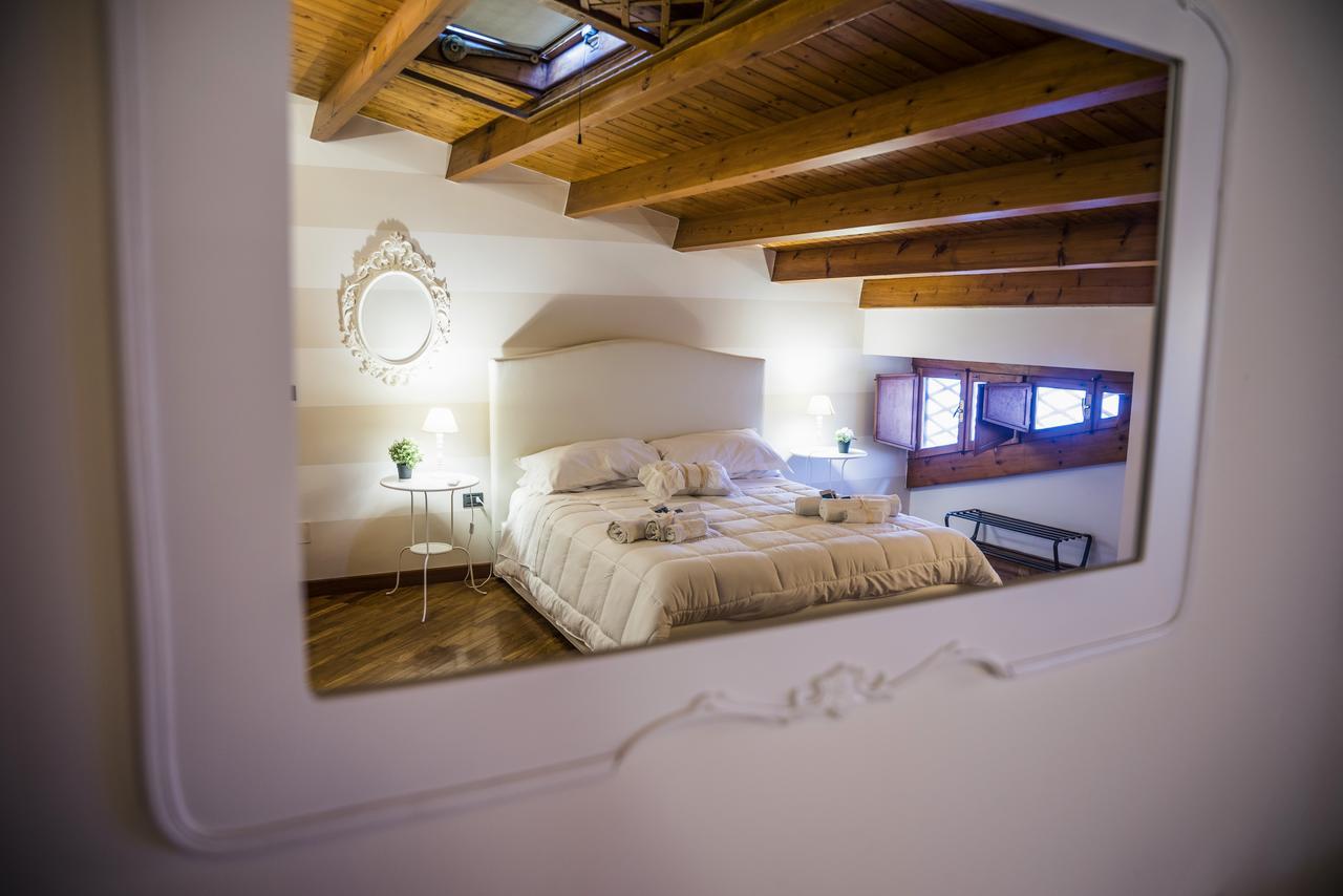 La Casa Di Ilde Al Duomo - Ortigia Holidays Szirakúza Kültér fotó