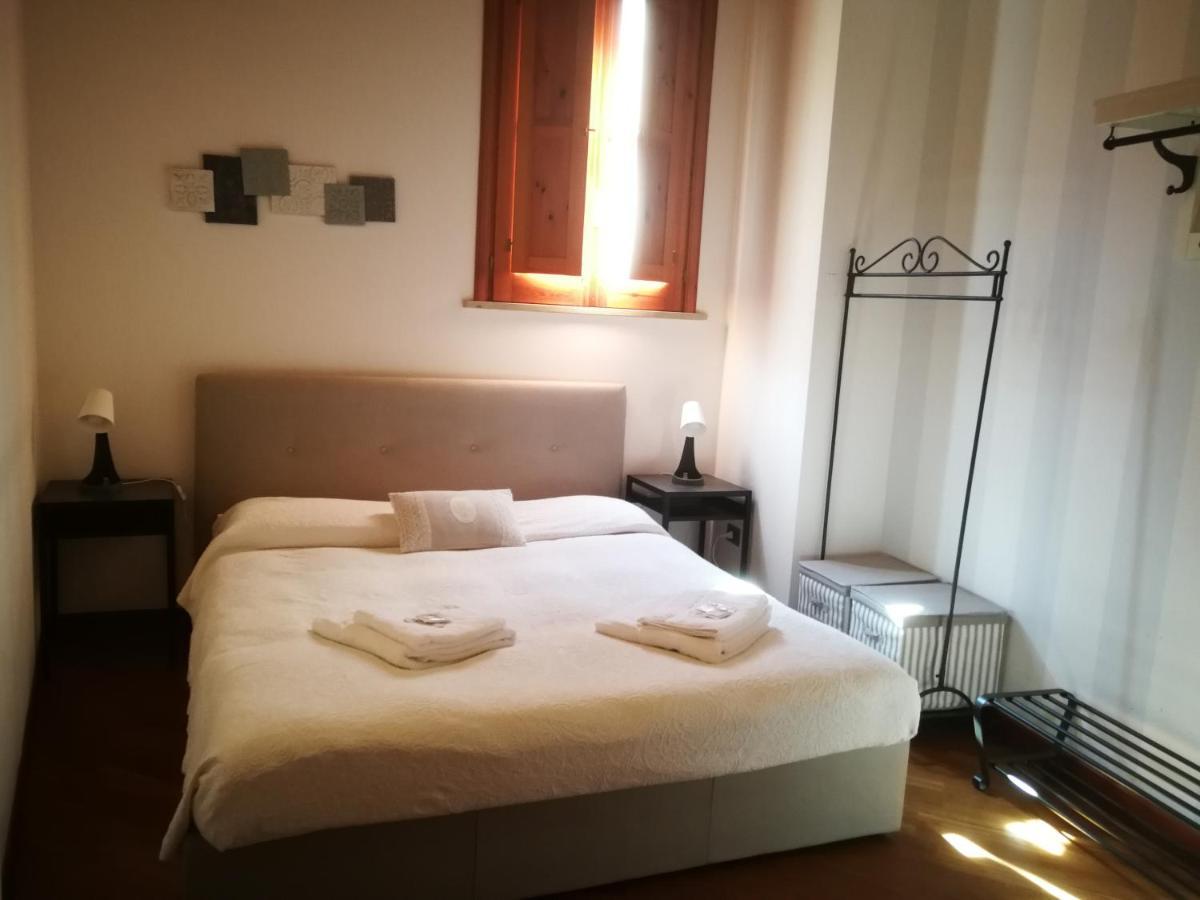 La Casa Di Ilde Al Duomo - Ortigia Holidays Szirakúza Kültér fotó