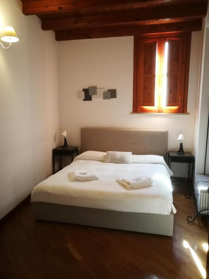 La Casa Di Ilde Al Duomo - Ortigia Holidays Szirakúza Kültér fotó